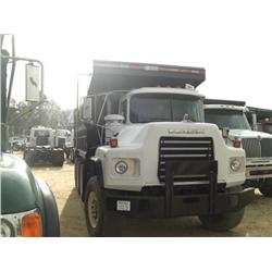 2006 MACK DM690S TRI-AXLE DUMP