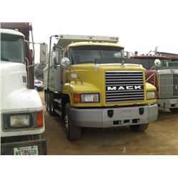 1996 MACK CH613 TRI-AXLE DUMP