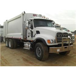 2006 MACK CV713 T/A GARBAGE TRUCK