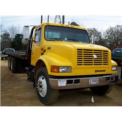 2000 INTERNATIONAL 4900 T/A ROLLBACK TRUCK
