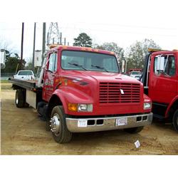 1999 INTERNATIONAL 4700 S/A ROLL BACK TRUCK