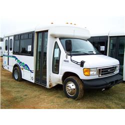 2004 FORD 3450 S/A BUS