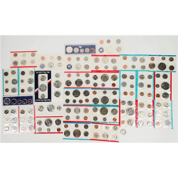 U. S. Mint Sets 1962-1978 (17) [201594]