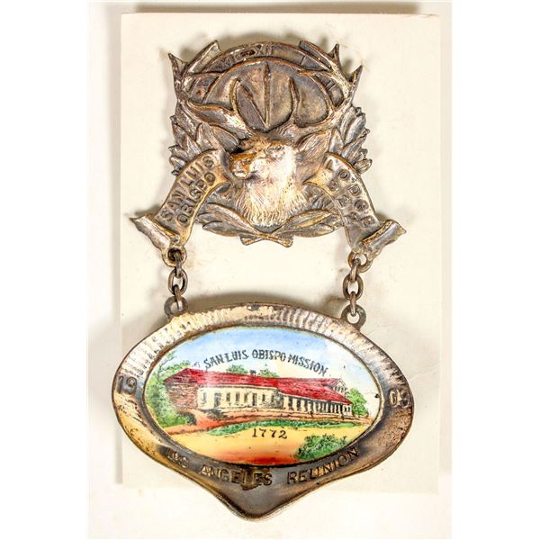 Elks Lodge Clam Badge With Porcelain Scene [200420]