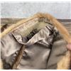 Image 8 : Mink Fur Stole and Hat