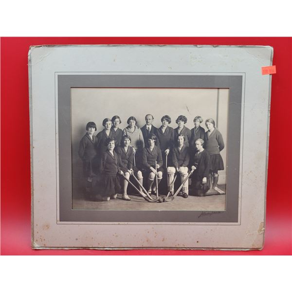VTG Framed Women's Field Hockey Team Photograph