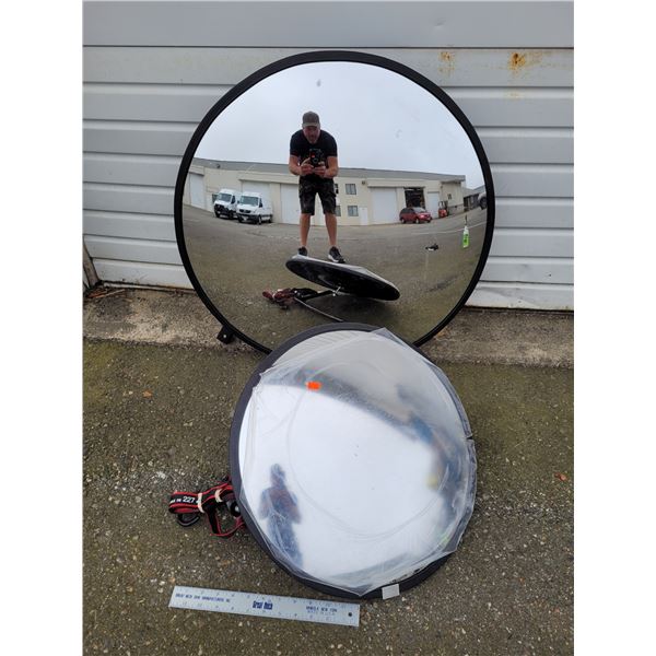 2 Convex Security Mirrors