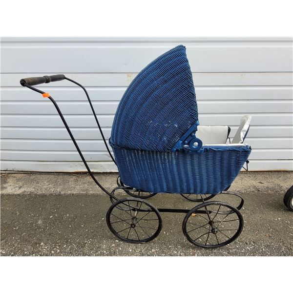 VTG Wicker Doll Carriage/Pram