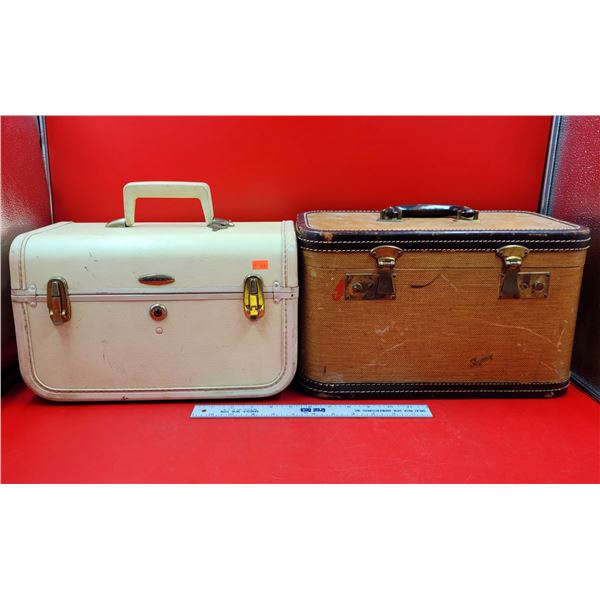 2 VTG Travel Suitcases