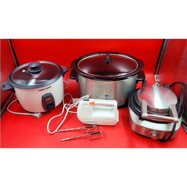 Lot of Small Kitchen Appliances
