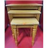 Image 1 : Set of 3 Oak Nesting Tables