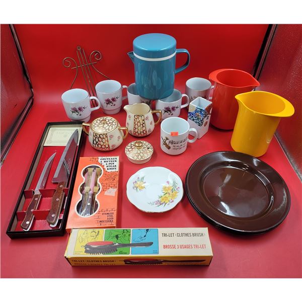 Lot of Vintage Kitchen Items