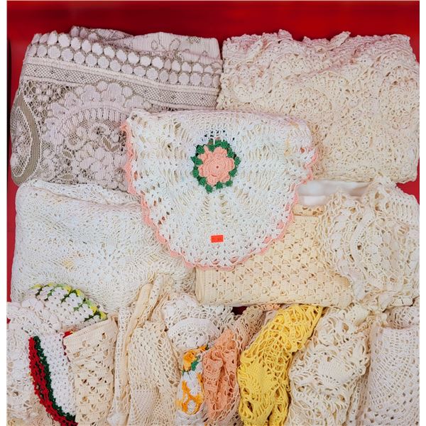 Lot of Doilies & Linens