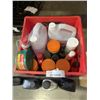 Image 3 : BIN OF AUTO CLEANERS AND OILS