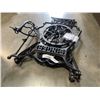 Image 2 : VINTAGE SINGER SEWING MACHINE CAST IRON FRAME