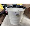 Image 3 : BOX OF VASES AND WHITE CERAMIC GARBAGE BIN
