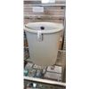 Image 3 : ROYAL PAPER SHREDDER AND SMALL ROUND CAGE