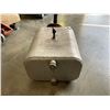 Image 2 : FUEL TANK