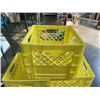 Image 2 : 7 YELLOW MILK CRATES