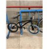 Image 1 : BLACK BMX BIKE