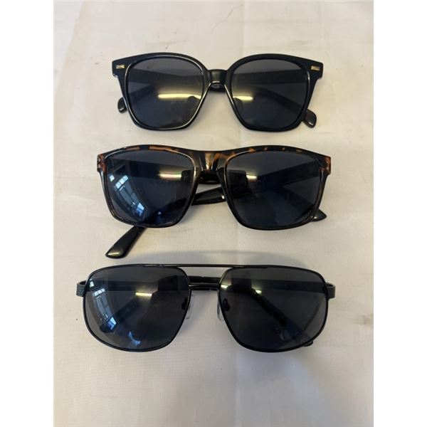 3 PAIRS OF SUNGLASSES; FOSTER GRANT AND DESIGN OPTICS