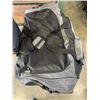 Image 2 : SUITCASE AND LARGE TRAVEL DUFFLE