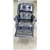 Image 3 : LEATHER LAZ-BOY RECLINER
