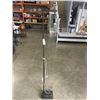 Image 2 : BLACK FLOOR LAMP