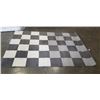 Image 1 : 5'3" x 7'7" AREA CARPET