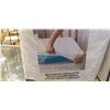Image 2 : 6 NEW QUEEN SIZE MATTRESS TOPPER COVERS