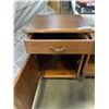 Image 2 : 2 END TABLES - 1 VILAS