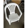 Image 2 : 4 WHITE PLASTIC PATIO CHAIRS