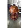 Image 1 : GLOBE ON STAND
