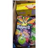Image 2 : BOX OF VARIOUS CANDY GUMMIES AND NON-PERISHABLE GOODS