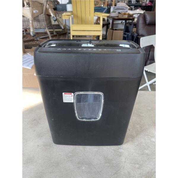 INSIGNIA 6 SHEET CROSS CUT PAPER SHREDDER - TESTED WORKING, RETAIL $69