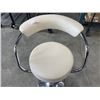 Image 2 : WHITE STOOL