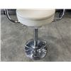 Image 3 : WHITE STOOL