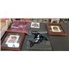 Image 1 : 5 FRAMED NATIVE PRINTS