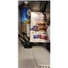 Image 2 : TOTE OF ASSORTED HOUSEHOLD GOODS
