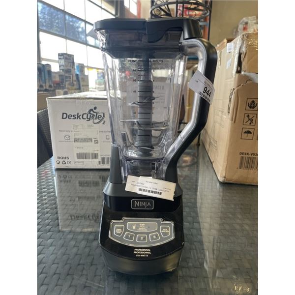 NINJA PROFESSIONAL 2.1L 1100W COUNTERTOP BLENDER WITH NUTRI CUPS - TESTED WORKING, RETAIL $219
