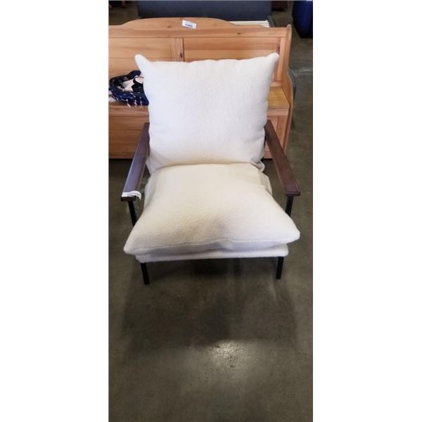 NEW COZEY MIRA CHAIR