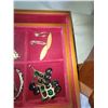 Image 27 : Jewelry Case & Vintage Costume Jewelry A