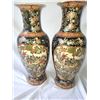 Image 5 : Pair of Chinese Urns A