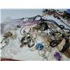Image 21 : Costume Jewelry A