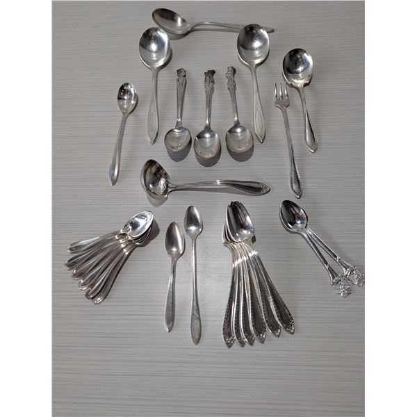 VINTAGE SILVERPLATE SPOONS