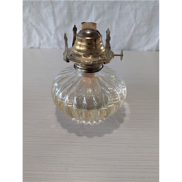 ANTIQUE Kerosene Oil Lamp