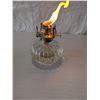 Image 2 : ANTIQUE Kerosene Oil Lamp