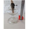 Image 2 : ANTIQUE Kerosene Oil Lamp