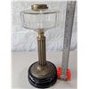 Image 3 : ANTIQUE Kerosene Oil Lamp