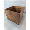 Image 1 : ANTIQUE wooden box  "CANADIAN BUTTER SASKATCHEWAN"